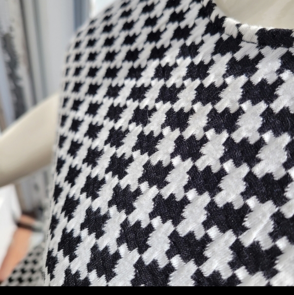 🏷️3/$15 size small sleeveless houndstooth mini dress - Picture 4 of 6